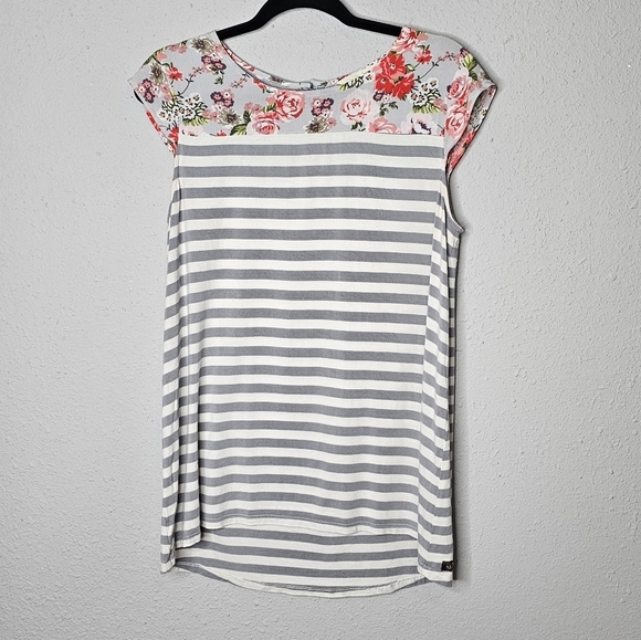 Matilda Jane Set of 2 Womens Short Sleeve Striped Shirts Size S Small - Picture 11 of 16